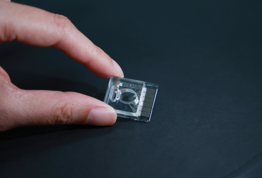 The Non-invasive Embryo Mitochondrial Function Measurement System operates thanks to this newly developed chip. The Non-invasive Embryo Mitochondrial Function Measurement System operates thanks to this newly developed chip.